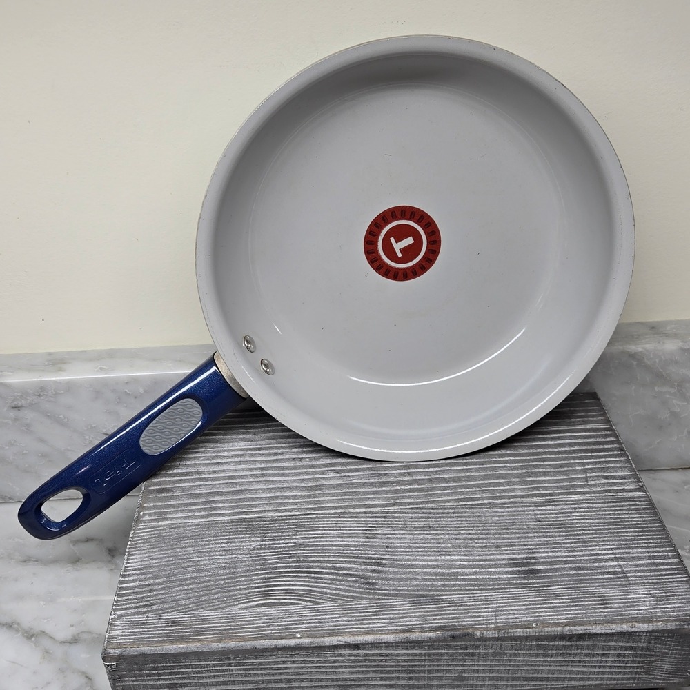 T-fal Easy Care Ceramic Non-Stick Frying Pan, 9 inch Frypan, Electric Blue White